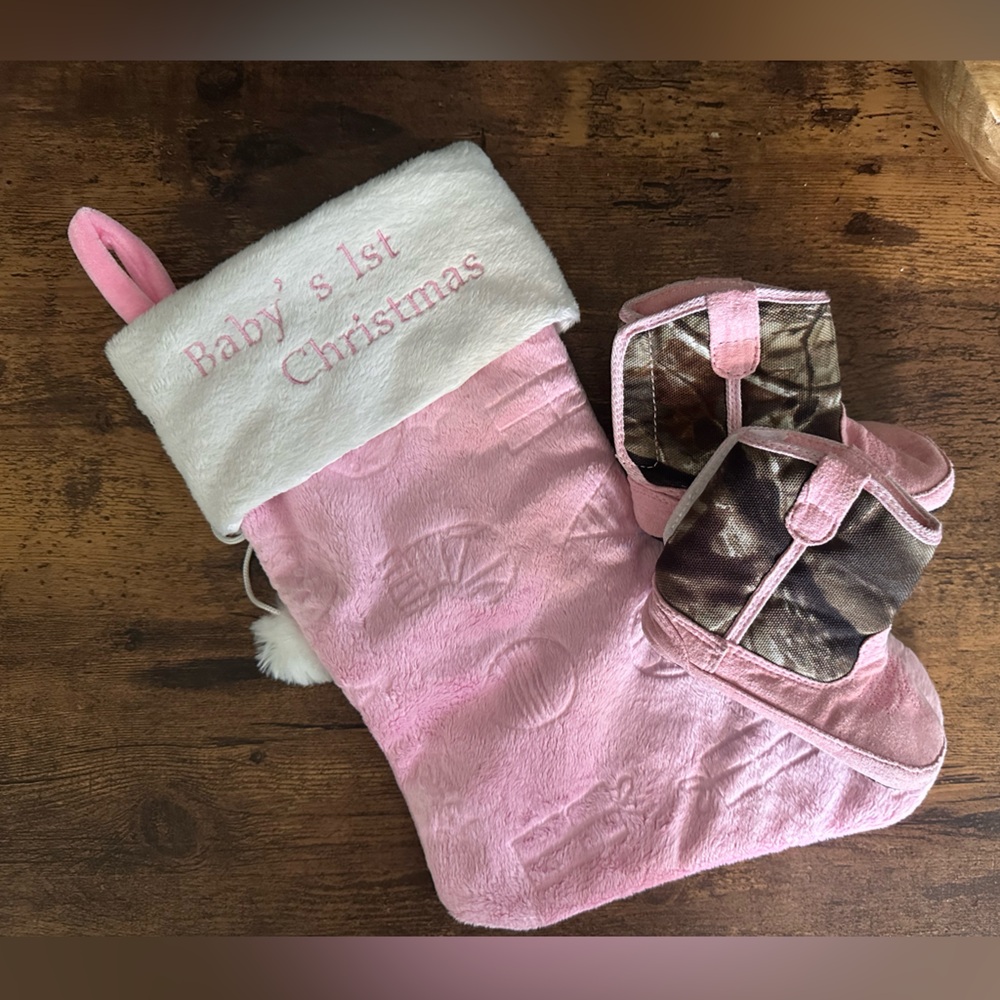 Bundle deal, all brand new, camo soft booties, and my first stocking.